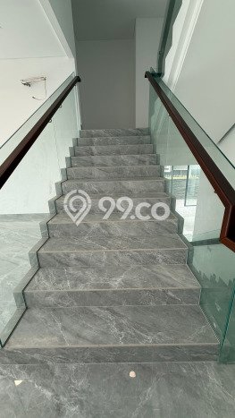 Rumah Luxury Modern Tanpa Renovasi di BSD Delatinos Tangerang Rumah Luxury Modern Tanpa Renovasi di BSD Delatinos Tangerang