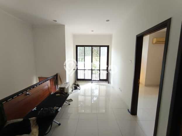 Dijual Rumah Luas Megah Dengan View Eksklusif di Bintaro, Tangerang Selatan Dijual Rumah Luas Megah Dengan View Eksklusif di Bintaro, Tangerang Selatan