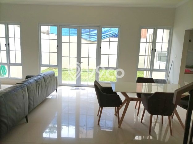 Ready to Use! Luxury House LT 200m2 Desain Elegan di Gading Serpong Ready to Use! Luxury House LT 200m2 Desain Elegan di Gading Serpong