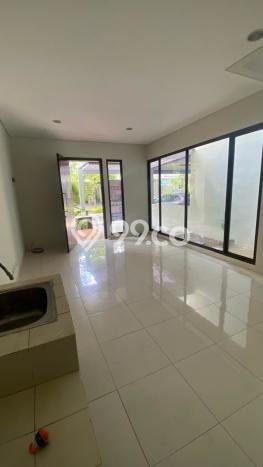 Rumah Modern Cantik 4 Kamar Siap Huni di BSD Rumah Modern Cantik 4 Kamar Siap Huni di BSD
