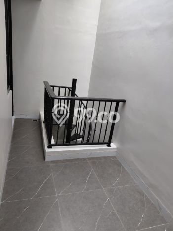 Rumah Luxury Modern Tanpa Renovasi di BSD Griya Loka Tangerang Rumah Luxury Modern Tanpa Renovasi di BSD Griya Loka Tangerang