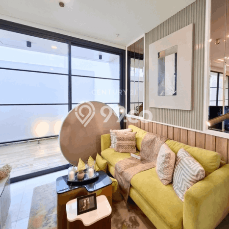 For Sale! Luxury House LT 180m2 Desain Elegan di Klender For Sale! Luxury House LT 180m2 Desain Elegan di Klender