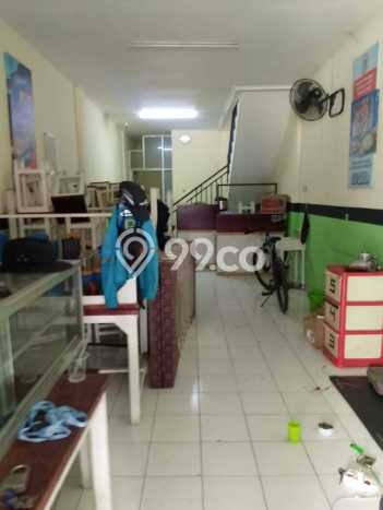 LOKASI BISNIS! Ruko Disewakan Kawasan Pondok Kelapa, Luas 150m², Jalan Utama LOKASI BISNIS! Ruko Disewakan Kawasan Pondok Kelapa, Luas 150m², Jalan Utama