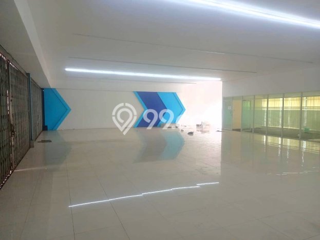 AREA KOMERSIAL! Gudang Disewakan di Narogong, Luas 2500m², Akses Utama AREA KOMERSIAL! Gudang Disewakan di Narogong, Luas 2500m², Akses Utama