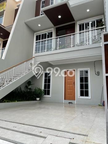 Dijual Rumah Mewah Elegan Dengan View Eksklusif di Kalibata, Jakarta Selatan Dijual Rumah Mewah Elegan Dengan View Eksklusif di Kalibata, Jakarta Selatan