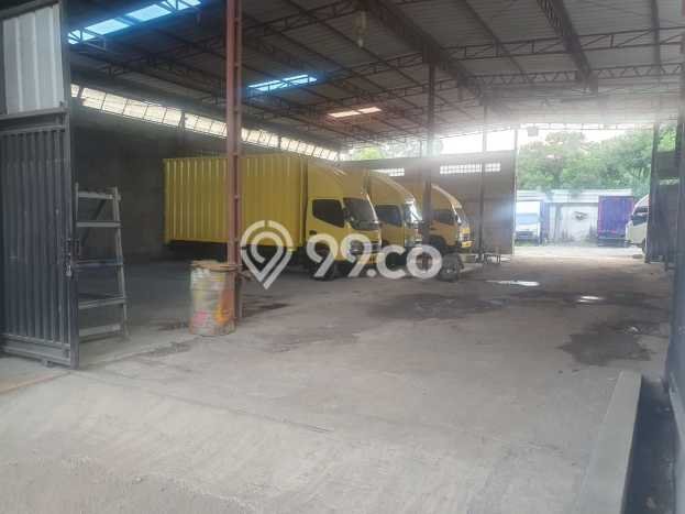 PROSPEK BAGUS! Gudang di Narogong, Luas 800m2m², Kawasan Komersial PROSPEK BAGUS! Gudang di Narogong, Luas 800m2m², Kawasan Komersial