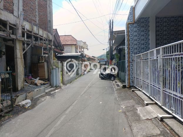 Dijual Rumah 8 Kamar Lokasi Ideal Nyaman dan Strategis di Gajah Mungkur Dijual Rumah 8 Kamar Lokasi Ideal Nyaman dan Strategis di Gajah Mungkur