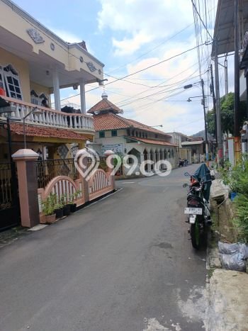 Dijual Rumah 8 Kamar Lokasi Ideal Nyaman dan Strategis di Gajah Mungkur Dijual Rumah 8 Kamar Lokasi Ideal Nyaman dan Strategis di Gajah Mungkur