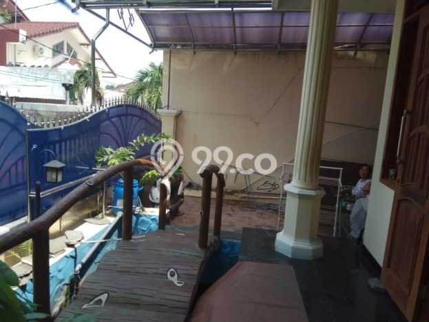 Rumah Strategis Modern Lb 450m2 di Semarang Barat, Semarang Rumah Strategis Modern Lb 450m2 di Semarang Barat, Semarang
