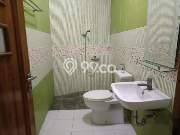 Dijual Rumah 8 Kamar Lokasi Ideal Nyaman dan Strategis di Gajah Mungkur Dijual Rumah 8 Kamar Lokasi Ideal Nyaman dan Strategis di Gajah Mungkur