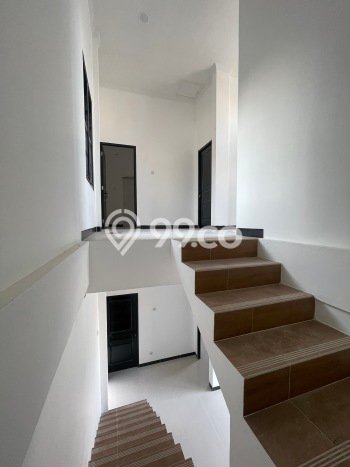 For Sale Rumah 6 Kamar Lokasi Ideal Nyaman dan Strategis di Tembalang For Sale Rumah 6 Kamar Lokasi Ideal Nyaman dan Strategis di Tembalang