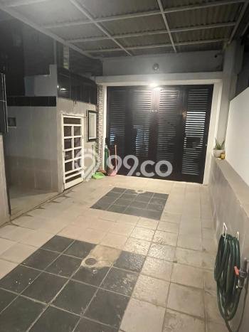 Disewakan! Rumah 5 Kamar Tidur &
3 Kamar Mandi di Pantai Indah Kapuk, Jakarta Utara Disewakan! Rumah 5 Kamar Tidur &
3 Kamar Mandi di Pantai Indah Kapuk, Jakarta Utara