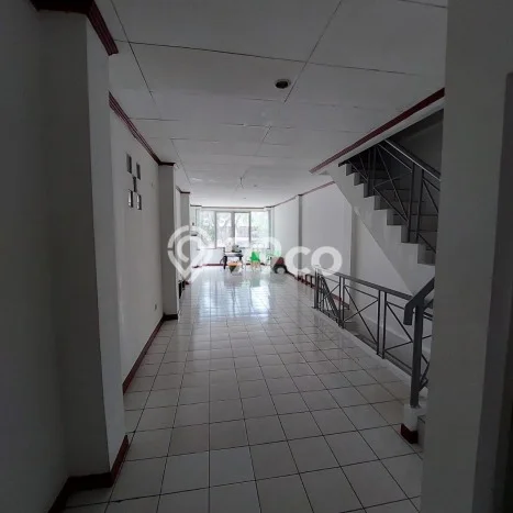 Disewakan Ruko di Kebon Kacang, Luas 240m², Sentra Bisnis Disewakan Ruko di Kebon Kacang, Luas 240m², Sentra Bisnis