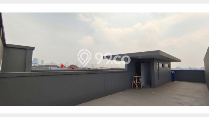 Ruko Disewa di Jakarta Selatan dengan LB 286m2 Area Komersial Ramai Ruko Disewa di Jakarta Selatan dengan LB 286m2 Area Komersial Ramai
