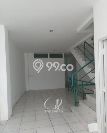 Ruko Dijual di Jakarta Barat LT 70m2 & LB 150m2 Lokasi Terbaik! Ruko Dijual di Jakarta Barat LT 70m2 & LB 150m2 Lokasi Terbaik!