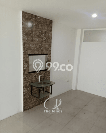 Ruko Dijual di Jakarta Barat LT 70m2 & LB 150m2 Lokasi Terbaik! Ruko Dijual di Jakarta Barat LT 70m2 & LB 150m2 Lokasi Terbaik!