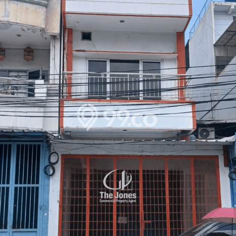 Ruko Dijual di Prime Area Jakarta Barat Luas 330m2 Ruko Dijual di Prime Area Jakarta Barat Luas 330m2