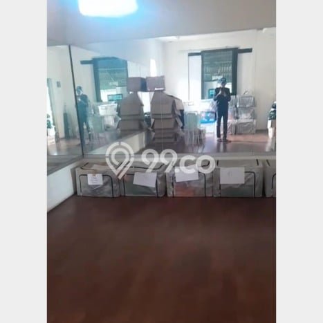 Unit Komersial Disewakan di Jakarta Barat Area Strategis Harga Kompetitif Unit Komersial Disewakan di Jakarta Barat Area Strategis Harga Kompetitif