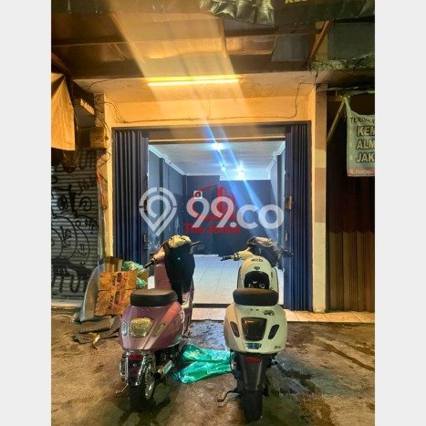 Ruko Disewa di Jakarta Barat dengan LB 21m2 Area Komersial Ramai Ruko Disewa di Jakarta Barat dengan LB 21m2 Area Komersial Ramai