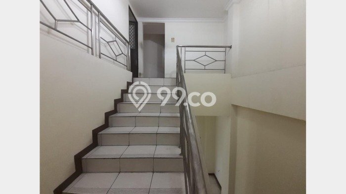 Area Strategis! Disewakan Ruko Lokasi Pondok Indah, Jakarta Selatan Cocok untuk Bisnis Area Strategis! Disewakan Ruko Lokasi Pondok Indah, Jakarta Selatan Cocok untuk Bisnis