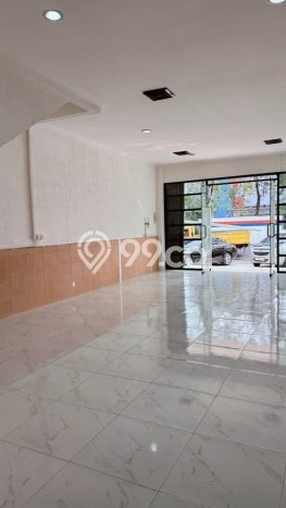 Ruko For Rent di Kelapa Gading, Luas 124m², Lokasi Premium, Siap Usaha Ruko For Rent di Kelapa Gading, Luas 124m², Lokasi Premium, Siap Usaha