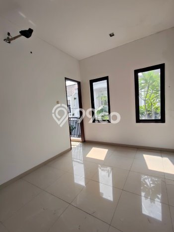 Dijual Rumah Mewah Elegan Dengan View Cantik di Rawamangun, Jakarta Timur Dijual Rumah Mewah Elegan Dengan View Cantik di Rawamangun, Jakarta Timur