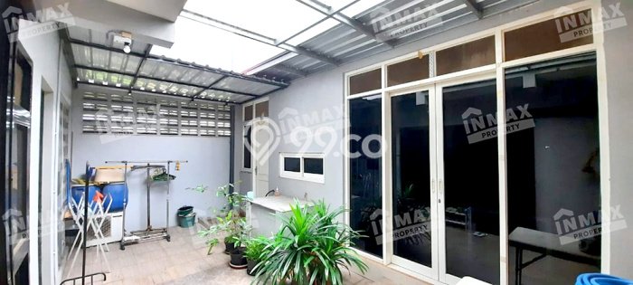 Rumah Modern 5 KT LT 222m2 di Sulfat Rumah Modern 5 KT LT 222m2 di Sulfat