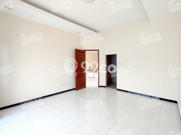 Rumah Mewah LB 450m2 Siap Pakai Desain Elegan di Araya, Malang Rumah Mewah LB 450m2 Siap Pakai Desain Elegan di Araya, Malang
