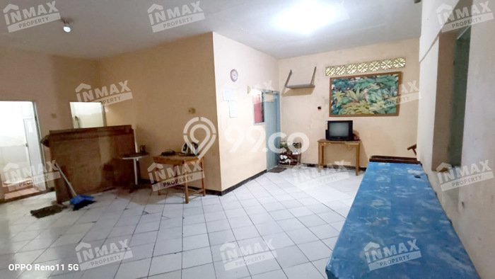 Peluang Investasi! Kost Dijual di Klojen, Malang, 21 KT, 11 KM, Luas 716m2 Peluang Investasi! Kost Dijual di Klojen, Malang, 21 KT, 11 KM, Luas 716m2