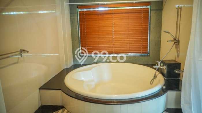 Vila Kawasan , Luas 650m2m², Akses Mudah Fasilitas Umum Vila Kawasan , Luas 650m2m², Akses Mudah Fasilitas Umum