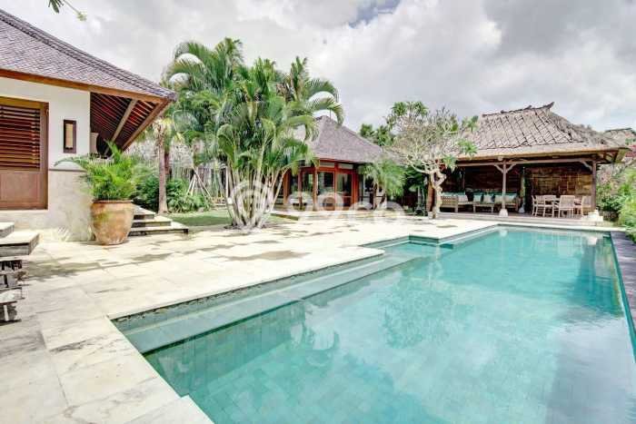 Vila Berkembang Kawasan , Dimensi 940m2m², Lingkungan Asri untuk Anda Vila Berkembang Kawasan , Dimensi 940m2m², Lingkungan Asri untuk Anda