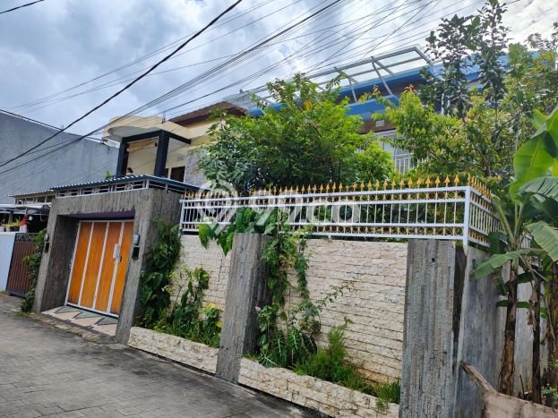 Hunian Mewah LT 185m2m² / LB 200m2m² di Kawasan Asri Pemogan, Denpasar Hunian Mewah LT 185m2m² / LB 200m2m² di Kawasan Asri Pemogan, Denpasar