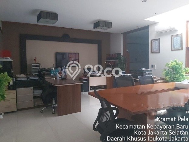 Rumah Eksklusif Siap Huni LT 237m2 di Kebayoran Baru, Jakarta Selatan Rumah Eksklusif Siap Huni LT 237m2 di Kebayoran Baru, Jakarta Selatan