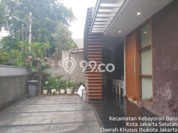 Rumah Eksklusif Siap Huni LT 237m2 di Kebayoran Baru, Jakarta Selatan Rumah Eksklusif Siap Huni LT 237m2 di Kebayoran Baru, Jakarta Selatan