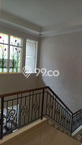 For Sale! Luxury House LT 200m2 Desain Elegan di Kota Wisata For Sale! Luxury House LT 200m2 Desain Elegan di Kota Wisata