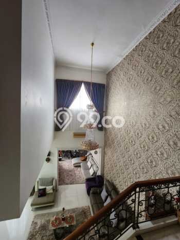 Rumah Mewah LB 350m2 Siap Pakai Desain Elegan di Kota Wisata, Bogor Rumah Mewah LB 350m2 Siap Pakai Desain Elegan di Kota Wisata, Bogor