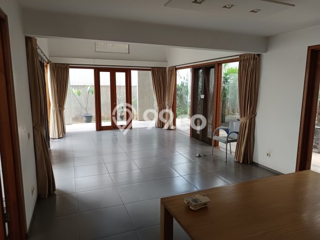 Hunian Mewah LB 367m2 Siap Huni Desain Elegan di Kayu Putih, Jakarta Timur Hunian Mewah LB 367m2 Siap Huni Desain Elegan di Kayu Putih, Jakarta Timur