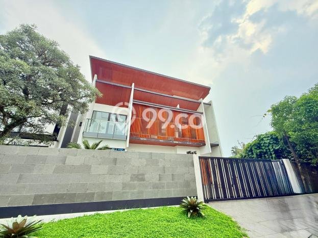 Rumah Elit LB 490m2 Siap Pakai Desain Elegan di Sentul City, Bogor Rumah Elit LB 490m2 Siap Pakai Desain Elegan di Sentul City, Bogor