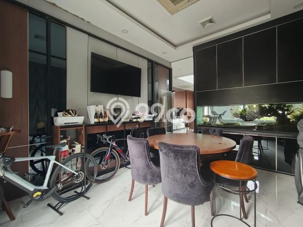 Rumah Mewah LB 500m2 Siap Pakai Desain Elegan di Sentul City, Bogor Rumah Mewah LB 500m2 Siap Pakai Desain Elegan di Sentul City, Bogor