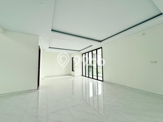 Rumah Elit LB 490m2 Siap Pakai Desain Elegan di Sentul City, Bogor Rumah Elit LB 490m2 Siap Pakai Desain Elegan di Sentul City, Bogor