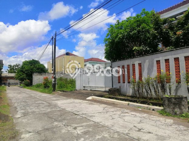 Rumah Eksklusif Siap Huni LT 1218m2 di Gamping, Sleman Rumah Eksklusif Siap Huni LT 1218m2 di Gamping, Sleman