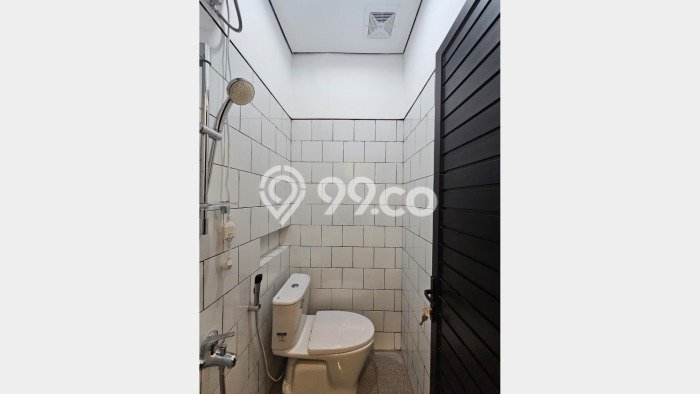 Dijual Kost Strategis di Depok, Sleman 18 KT, 18 KM, Luas Bangunan 200m2 Dijual Kost Strategis di Depok, Sleman 18 KT, 18 KM, Luas Bangunan 200m2
