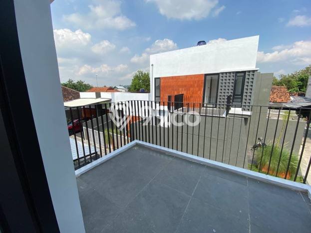 Rumah Modern Cantik 3 KT Bisa Langsung Pindah di Sewon Rumah Modern Cantik 3 KT Bisa Langsung Pindah di Sewon