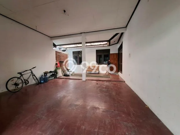 Rumah Elit LB 300m2 Siap Pakai Desain Elegan di Caturtunggal, Sleman Rumah Elit LB 300m2 Siap Pakai Desain Elegan di Caturtunggal, Sleman
