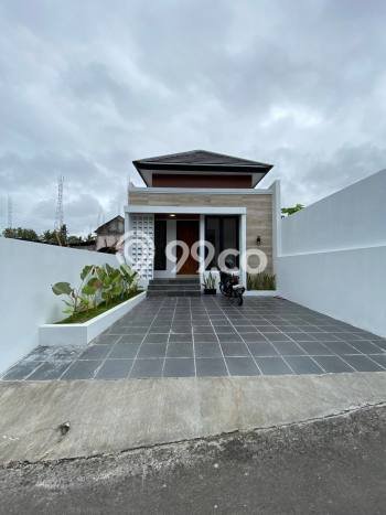 Rumah Modern Minimalis 3 Kamar Siap Huni di Sleman Rumah Modern Minimalis 3 Kamar Siap Huni di Sleman
