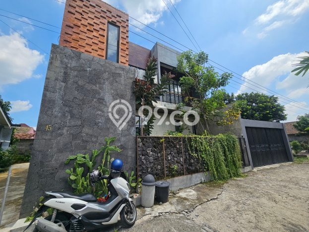 For Sale! Luxury House LT 202m2 Desain Modern di Sleman For Sale! Luxury House LT 202m2 Desain Modern di Sleman