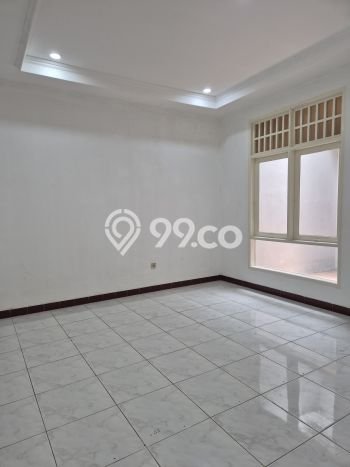 Rumah Mewah LB 170m2 Siap Pakai Desain Elegan di Duta Garden, Jakarta Barat Rumah Mewah LB 170m2 Siap Pakai Desain Elegan di Duta Garden, Jakarta Barat