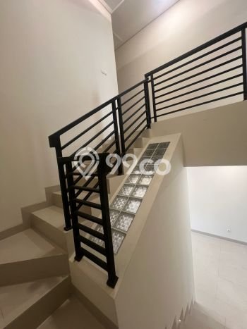 Rumah Luxury Modern Tanpa Renovasi di Bojong Indah Jakarta Barat Rumah Luxury Modern Tanpa Renovasi di Bojong Indah Jakarta Barat