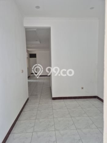 Rumah Mewah LB 170m2 Siap Pakai Desain Elegan di Duta Garden, Jakarta Barat Rumah Mewah LB 170m2 Siap Pakai Desain Elegan di Duta Garden, Jakarta Barat