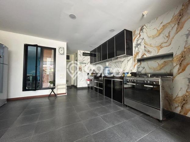 Rumah Elit Modern Tanpa Renovasi di Muara Karang Jakarta Utara Rumah Elit Modern Tanpa Renovasi di Muara Karang Jakarta Utara